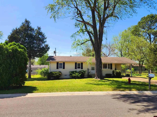 610 Gentry St, Mountain Home, AR 72653
