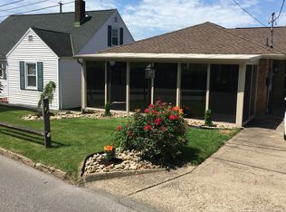 1017 Neville St, Follansbee, WV 26037