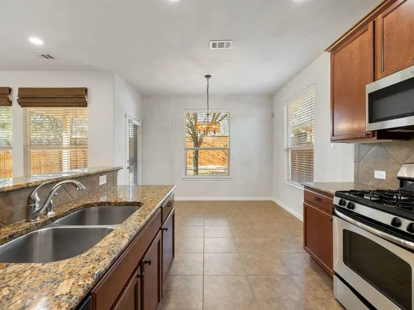 9412 Beechnut Dr, Austin, TX 78748