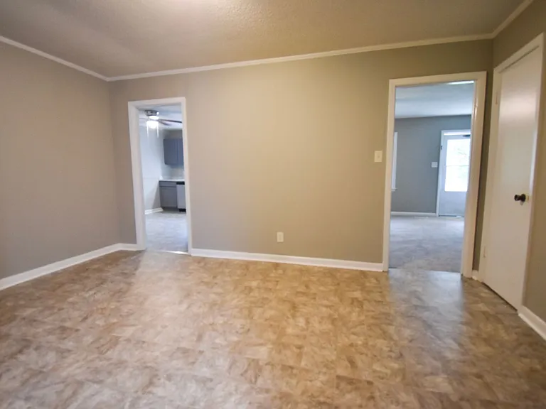 5138 Longbranch Dr — Photo 4