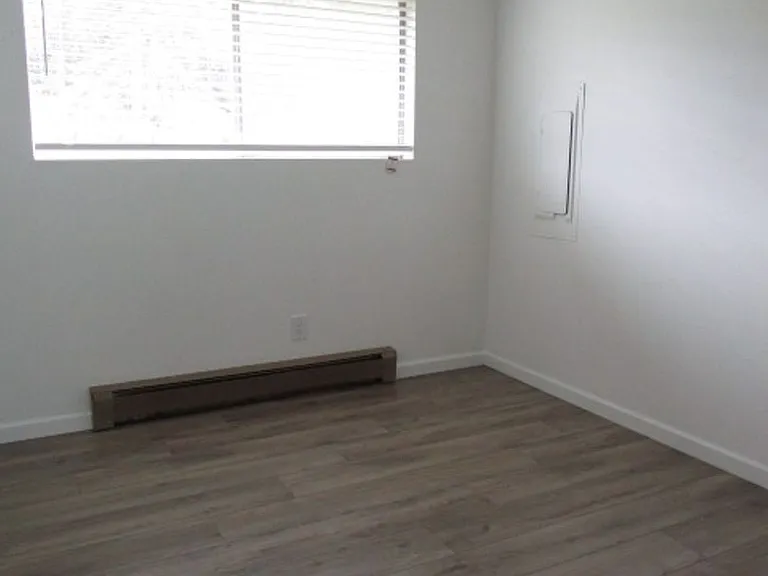 1114 Fidalgo St — Photo 9