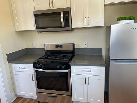 2nd image of 2402 E 5th St APT A