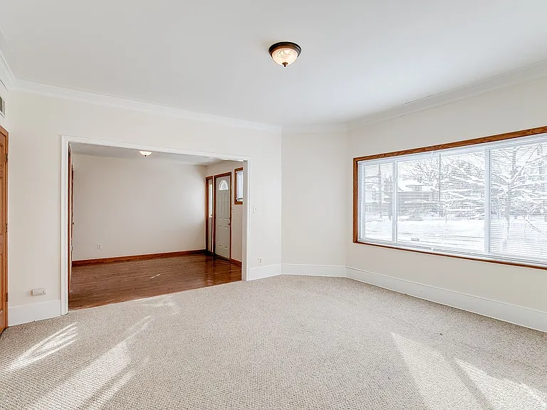 2101 Como Ave — Photo 2