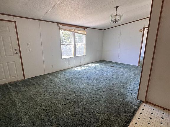 5th image of 1736 Great Creek Dr