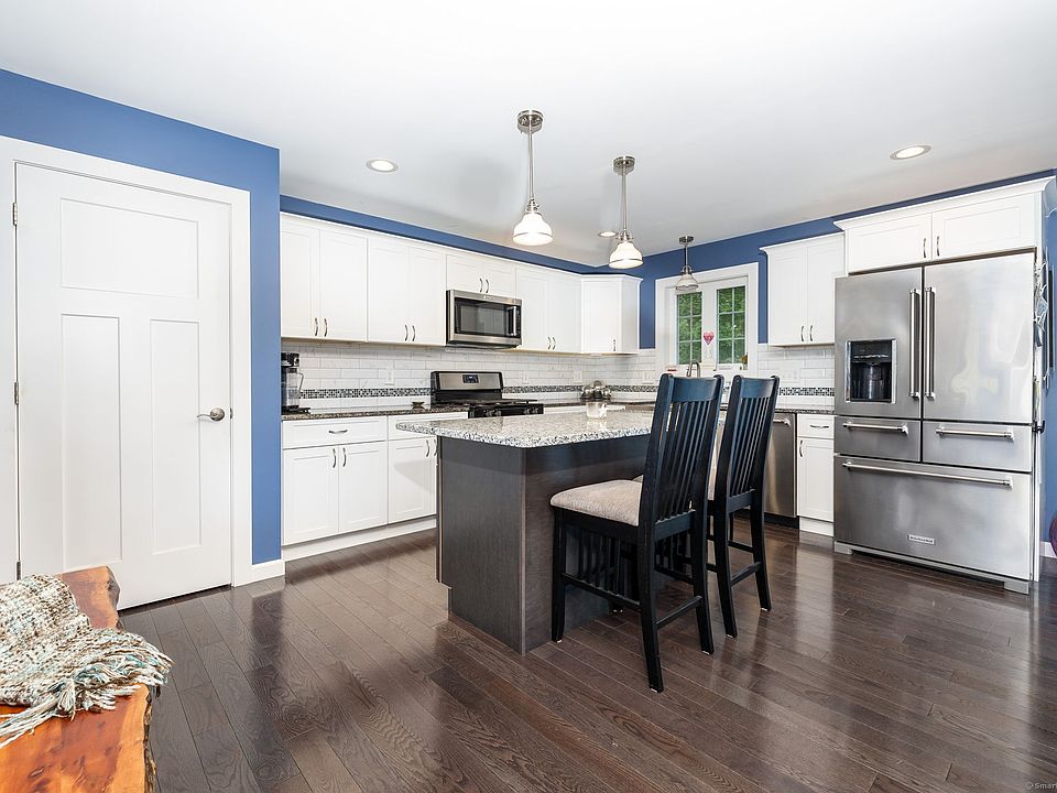 31 Chapman Chase Windsor Locks CT Zillow