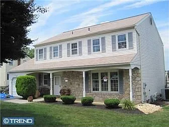 82 Sharon Dr photo 1