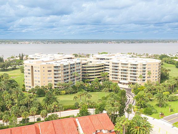 5th image of 4 Oceans West Blvd APT 505C