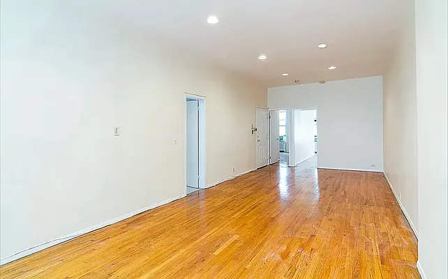 Rented by Avenues Real Estate | media 2