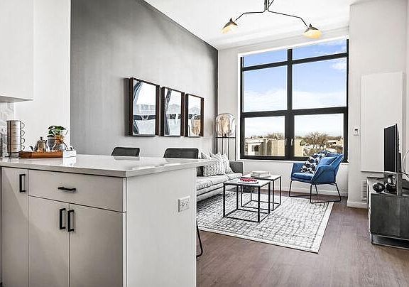 2nd image of 2524 N Milwaukee Ave