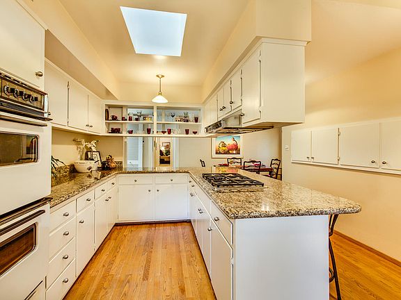 5th image of 825 Treehouse Ln