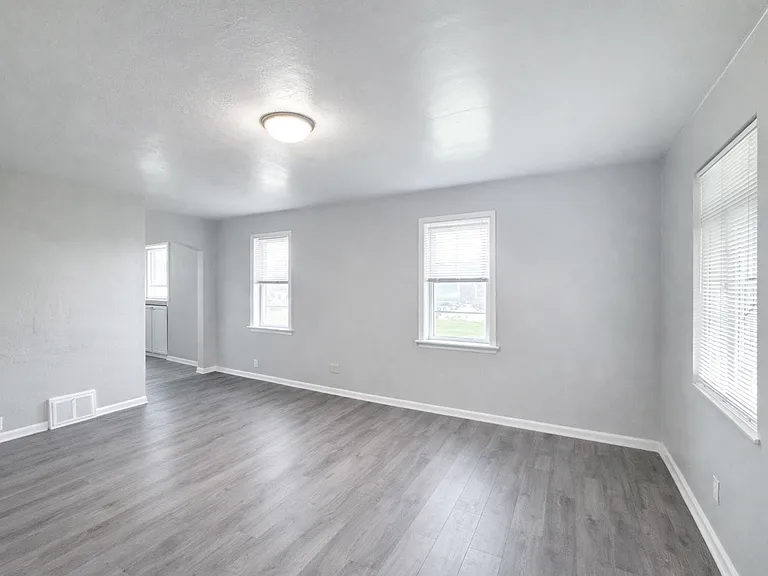 1524 Tanner Ave SW — Photo 4