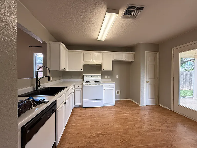 2120 Jester Farms Rd — Photo 8