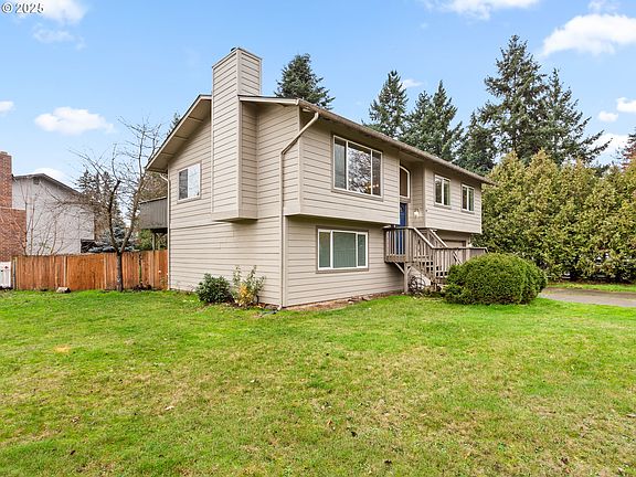 3rd image of 3210 NE 130th Ct
