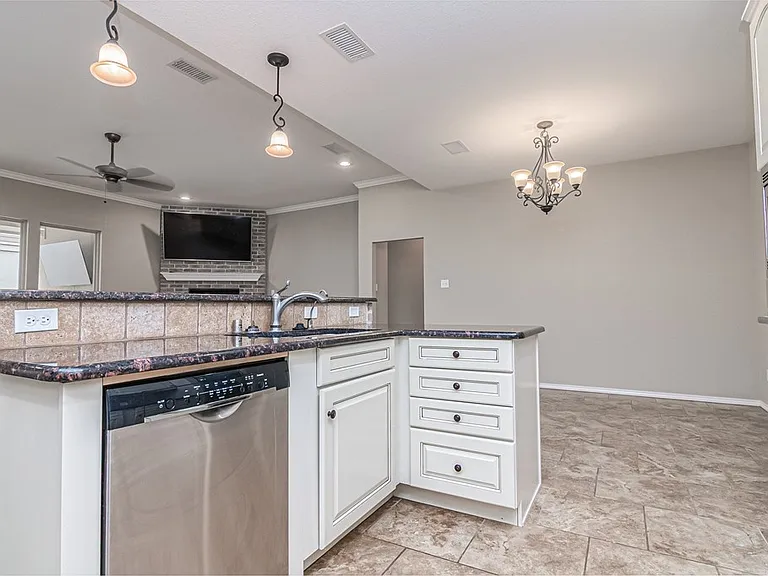 5329 Bella Pl — Photo 3