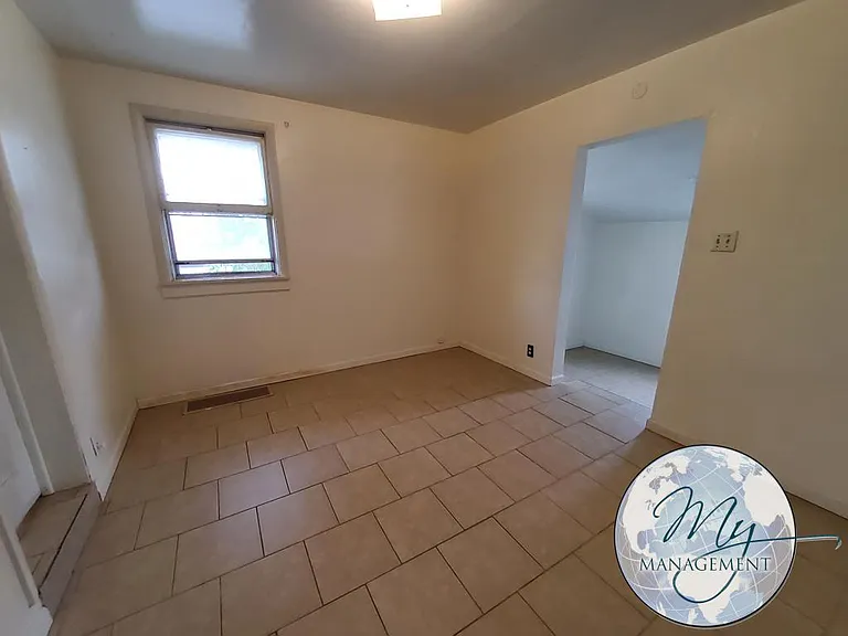 2 bed, 1.0 bath, 800 sqft, $950 — Photo 15