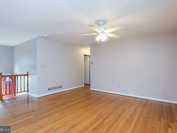 5th image of 2104 Moorland Dr