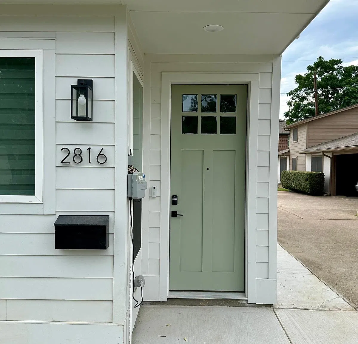 5 bed, 2280 sqft, $7,500 — Photo 2