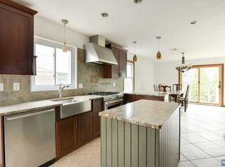 1567 Aston Ter, Fort Lee, NJ 07024