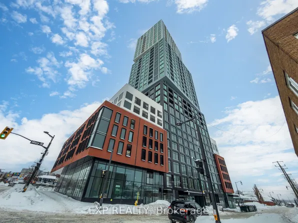 39 A Mary St N #3004, Barrie, ON L4N 1S9