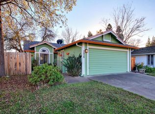 7028 Springmont Dr, Elk Grove, CA 95758