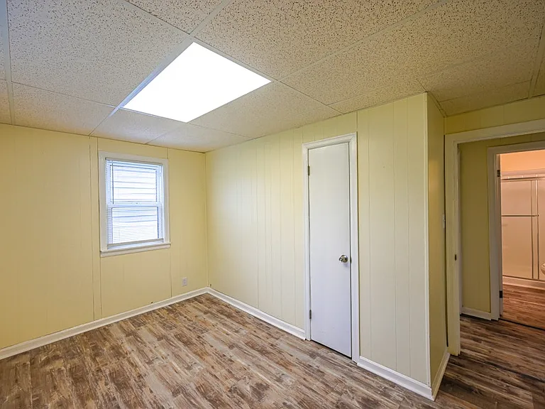 2232 E Riverside Dr — Photo 12