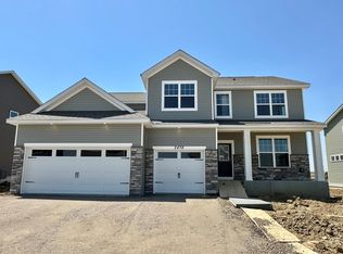 2476 Marsh View Ct, Shakopee, MN 55379