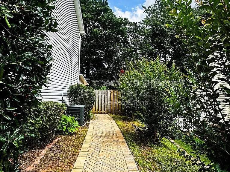 19 Pearl Chambers Dr — Photo 22