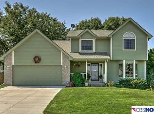 10419 Mary Cir, Omaha, NE 68122
