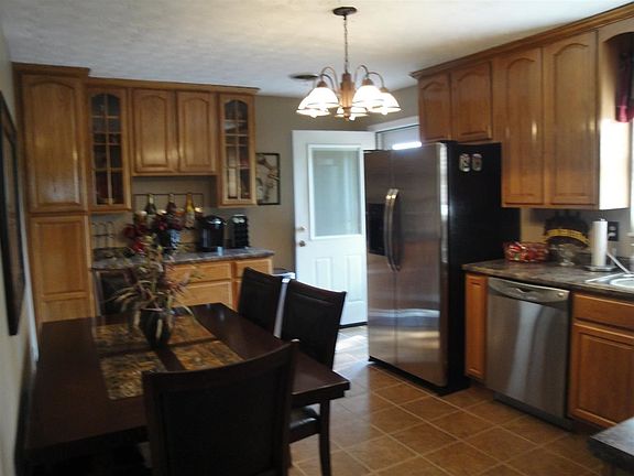3rd image of 3464 Creechwood Dr