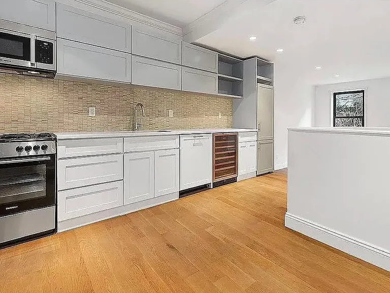 421 W 21st St #1A — Photo 6