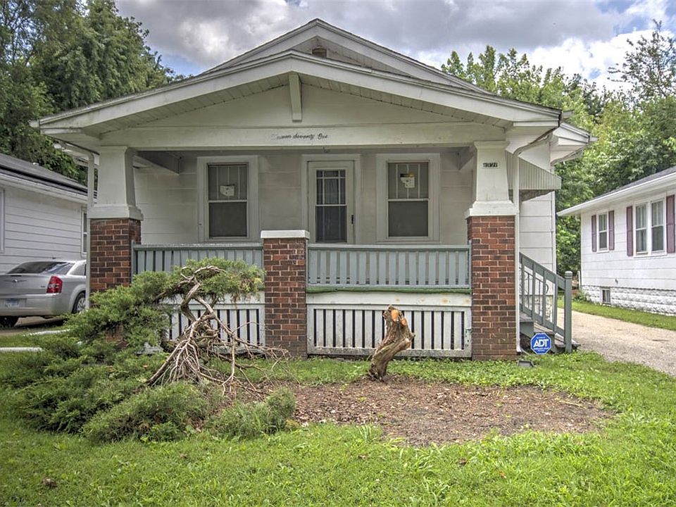 1st image of 1371 E Division St