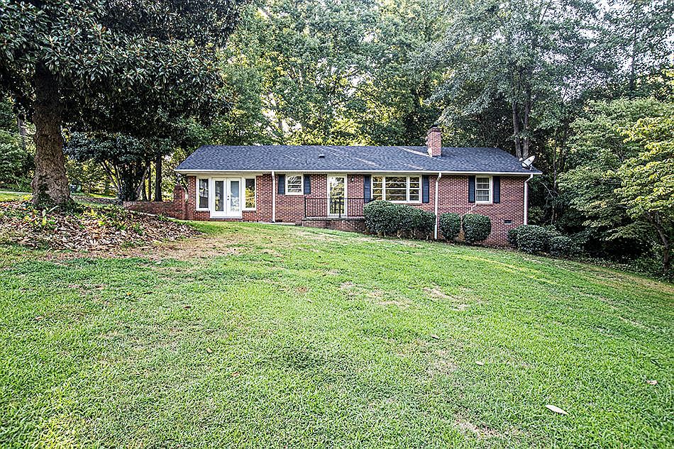1st image of 104 Crestview Dr