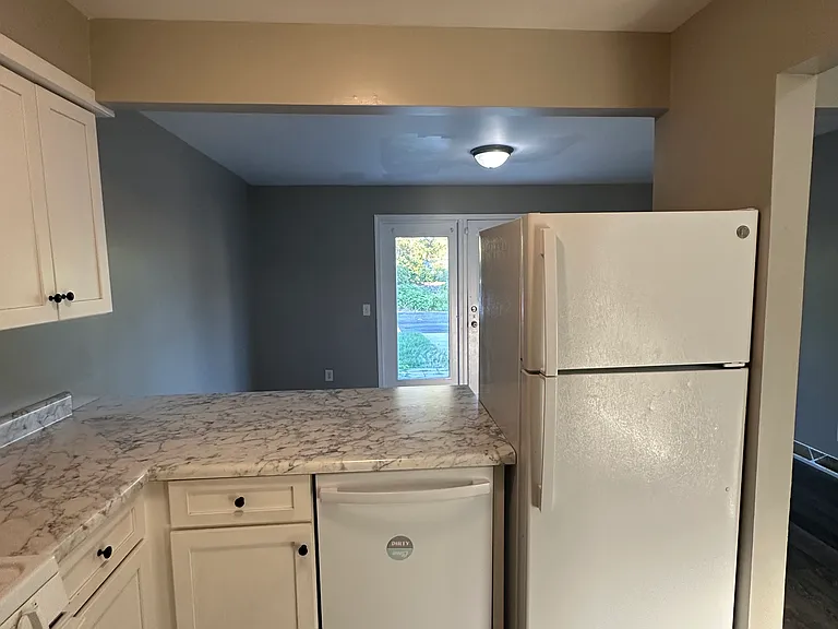 1529 Sheffield Ave #1529 — Photo 7