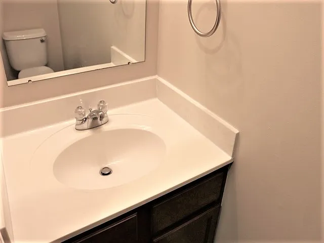 386 Hemhill Dr — Photo 6