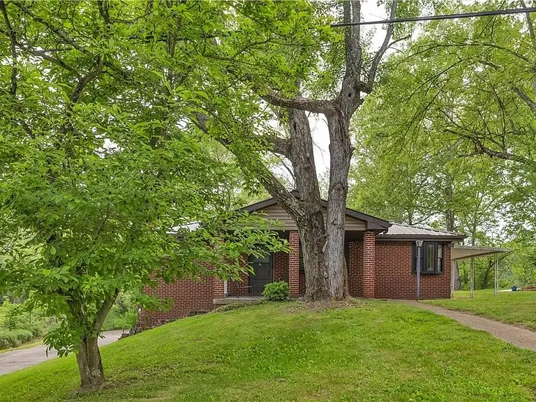 9830 Don Dr — Photo 15