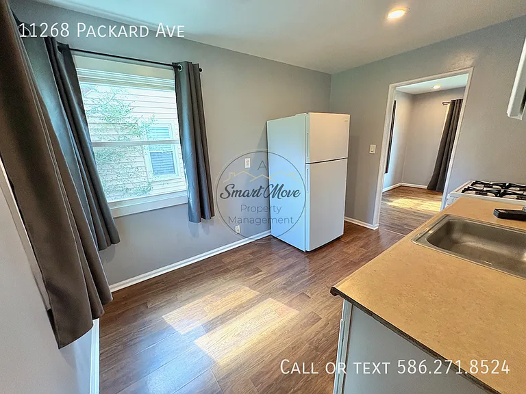 11268 Packard Ave — Photo 6