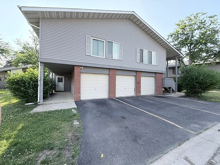 2 Elm Ct — Photo 1