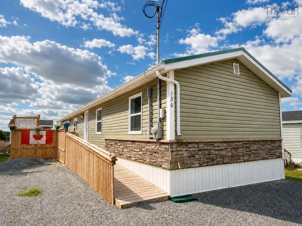 136 Hilltop Dr, Lower Sackville, NS B4C 2P5
