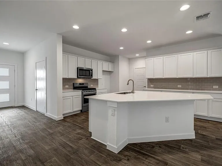 14307 Macquarie Dr — Photo 5