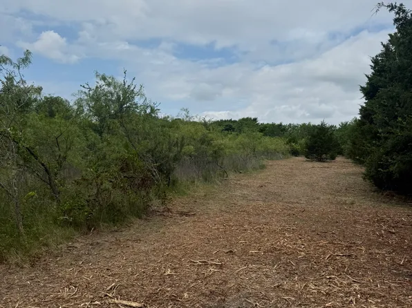 McKnight Rd, Ferris, TX 75125