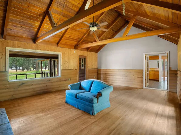 635 Blacktail Rd, Lakeside, MT 59922