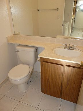 5th image of 2926 Wycliffe Ct