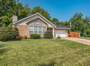 23 Quiet Falls Ct, Saint Charles, MO