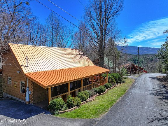 2nd image of 2621 Raccoon Hollow Way