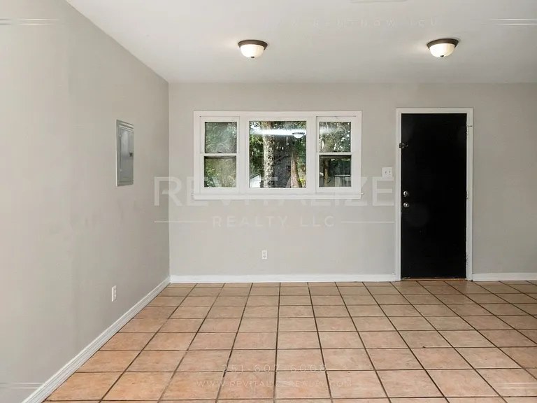 1165 Barker Dr W — Photo 11