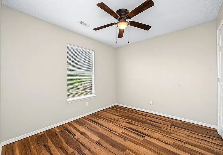 302 Parkcrest Dr — Photo 7