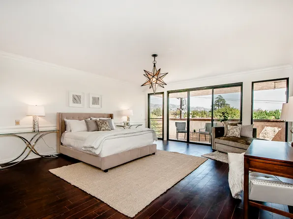 214 N Crescent Dr #3, Beverly Hills, CA 90210