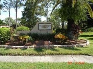 2036 Pine Isle Ln, Naples, FL 34112