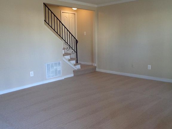 3rd image of 424 N Chesire Ct