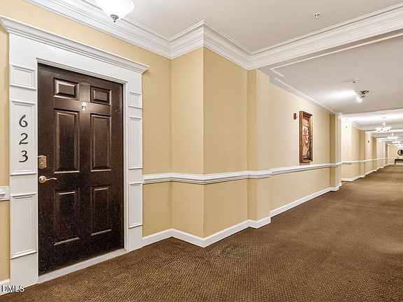 5th image of 623 Eyam Hall Ln